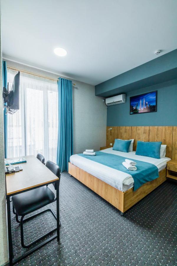 Bobur Hotel Ташкент Екстер'єр фото