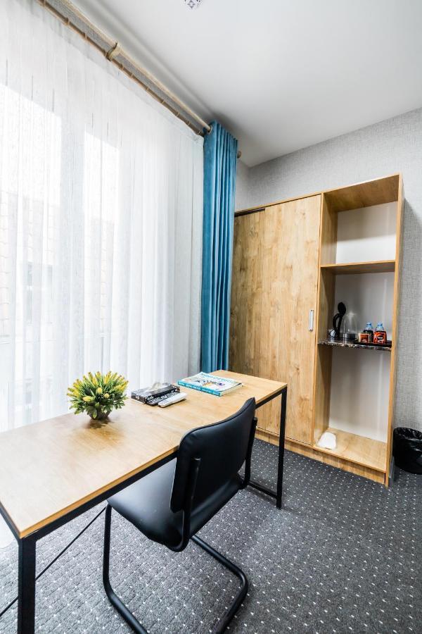 Bobur Hotel Ташкент Екстер'єр фото